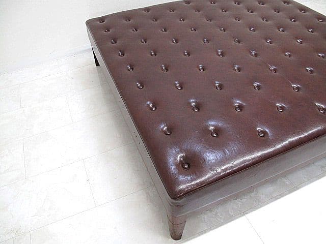 チェスターフィールド様式フロアソファ　大型オットマン 大型スツール オットマン