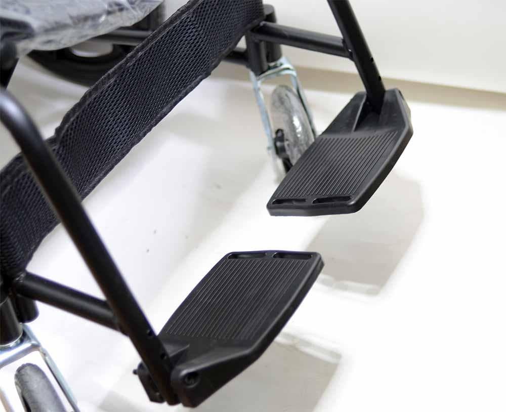 超軽量 コンパクト介助用車椅子 折り畳み式 介助ブレーキ付き KG05