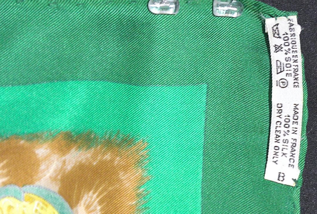 美品　HERMES エルメス　大判スカーフ　カレ90　 D272