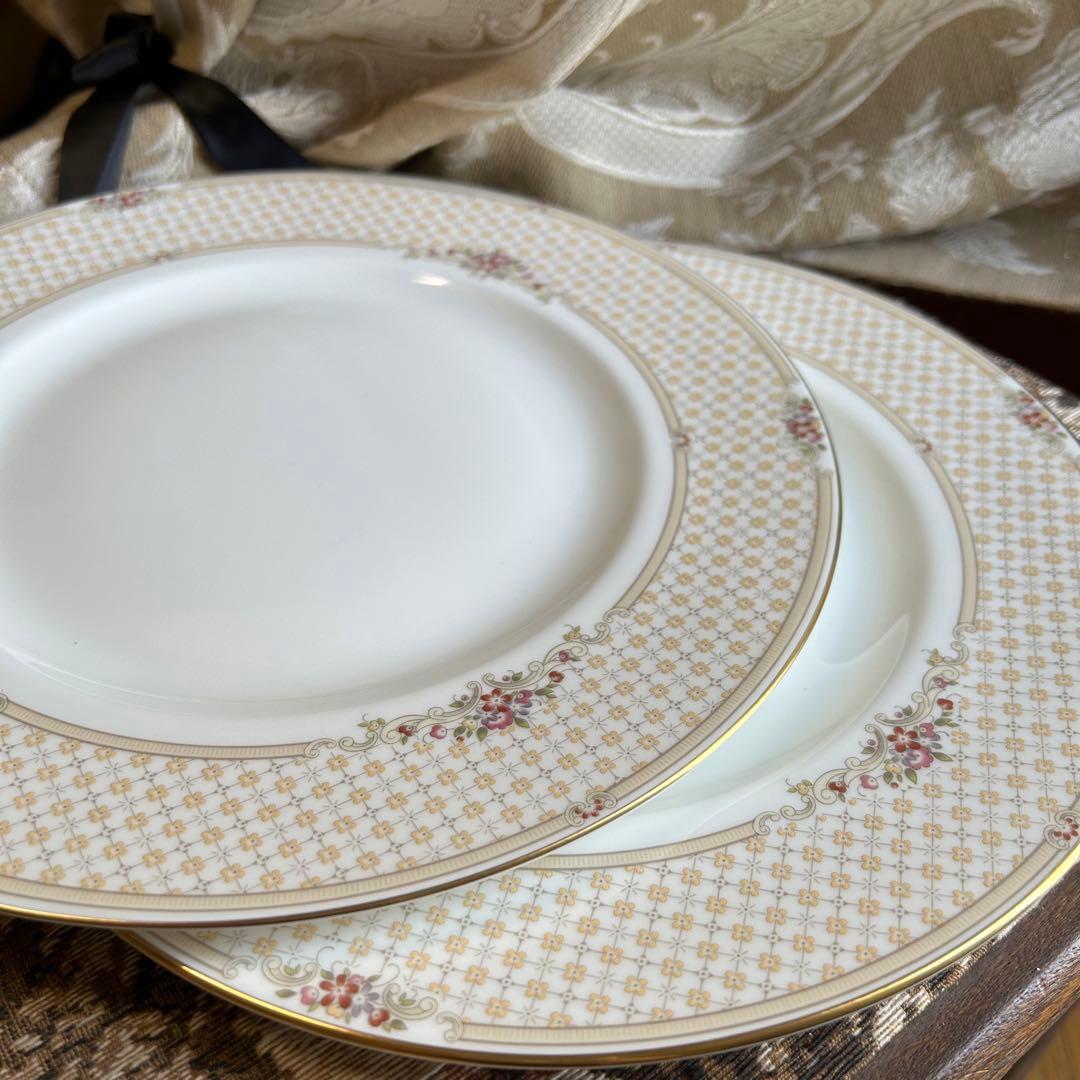 希少品  Turnberry淡い格子に英国の小花が咲くꕤ︎︎大皿6枚