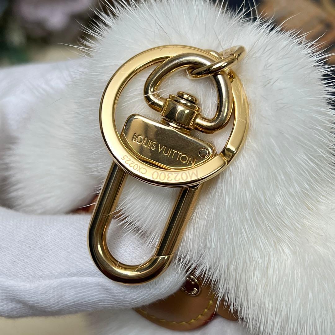 ルイヴィトン ヴィヴィエンヌ ファー ホワイト スキー キーホルダー キーリング