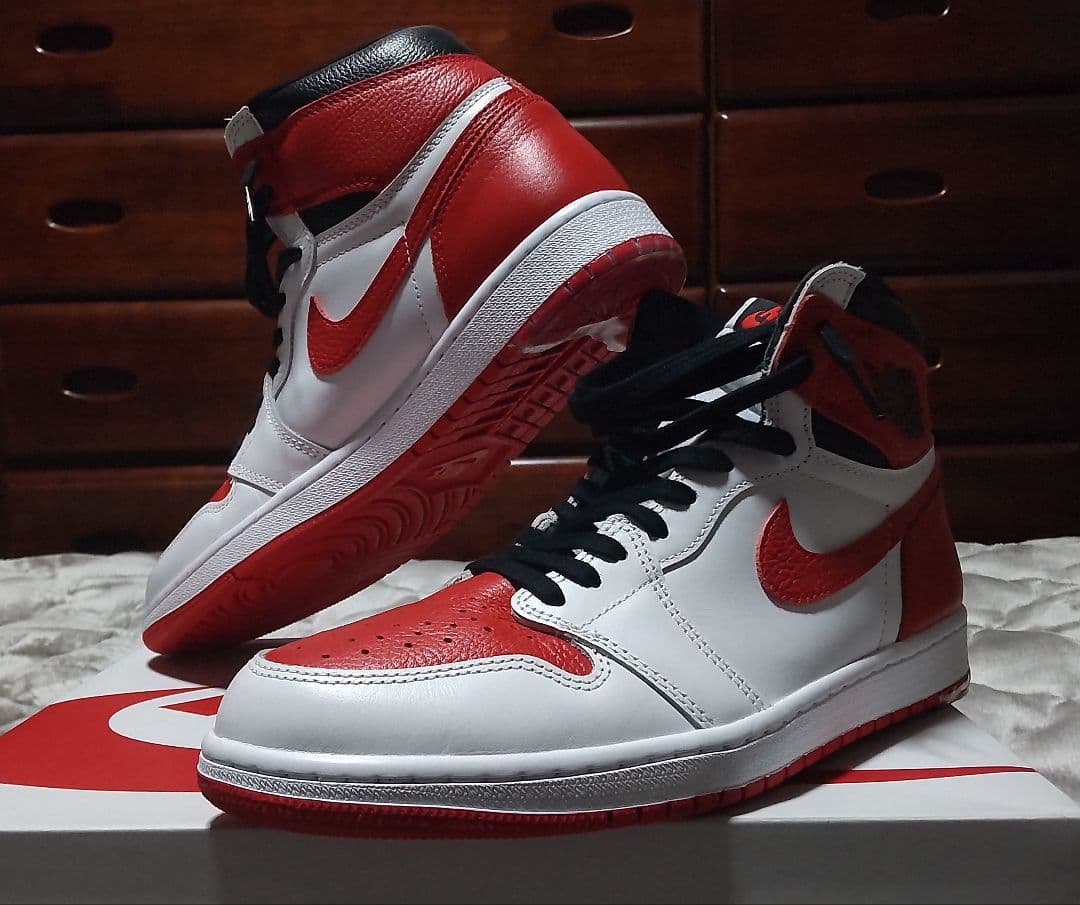 【美品】 NIKE エアジョーダン1 ハイ OG ヘリテージ