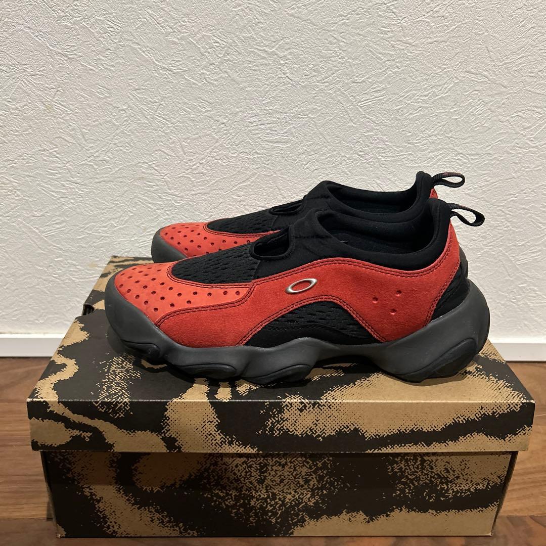 Oakley スニーカー 9.0 レッド/ブラック