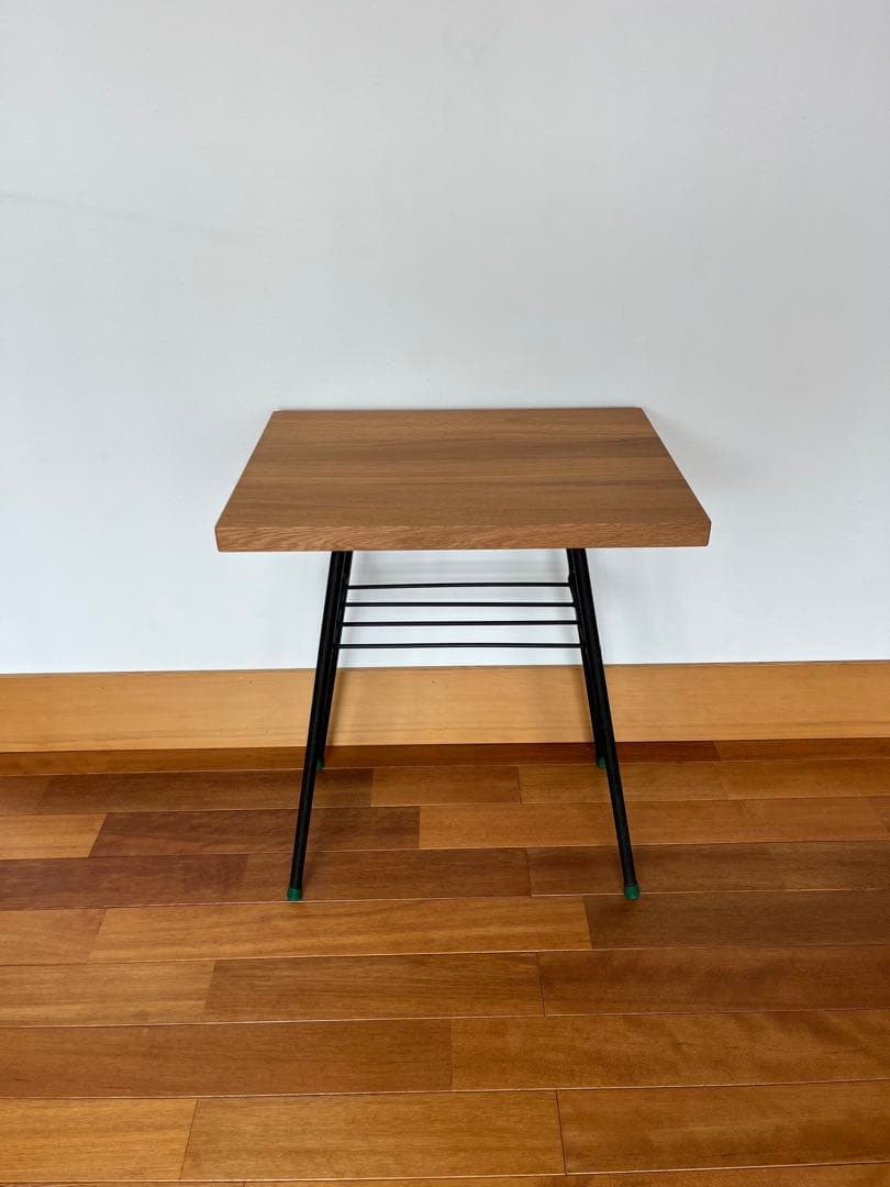 サイドテーブル　鉄脚　レトロ　無垢材（なら）