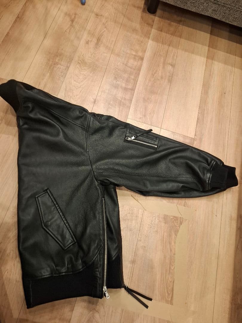 メゾンスペシャル　ZARA　レザーボンバージャケット。Ｍサイズ