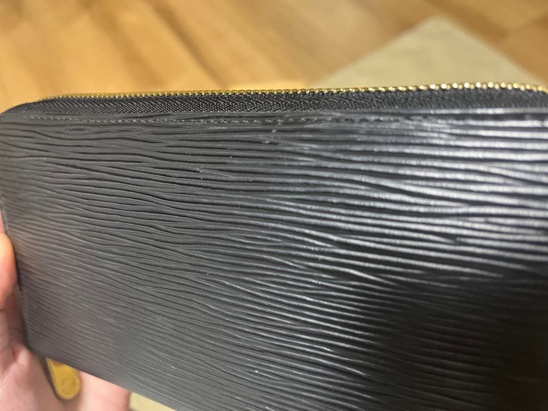Louis Vuitton 長財布 ジッピーウォレット　エピ　ブラック
