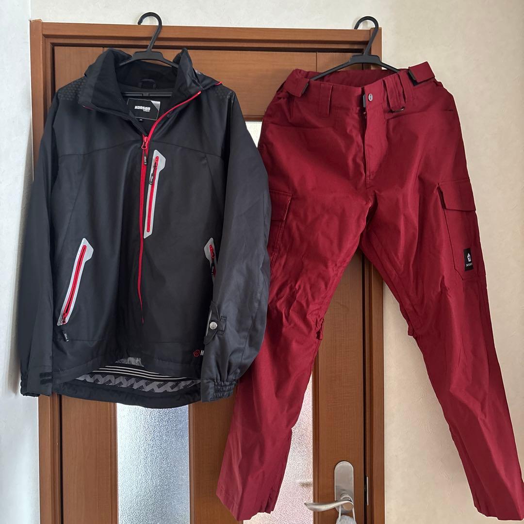 (お値下げ)美品　メンズ　スキーウェア 上着Mサイズ　下Sサイズ