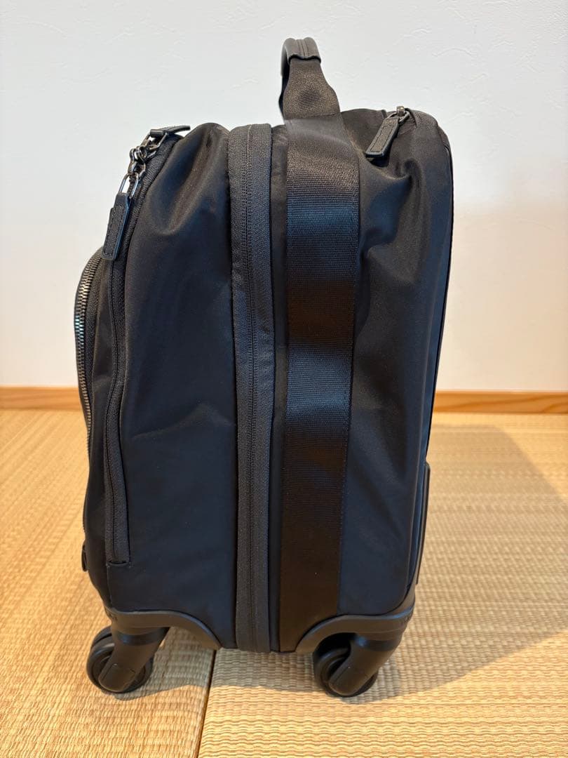 TUMI Voyageur 4輪キャスターキャリーバッグ