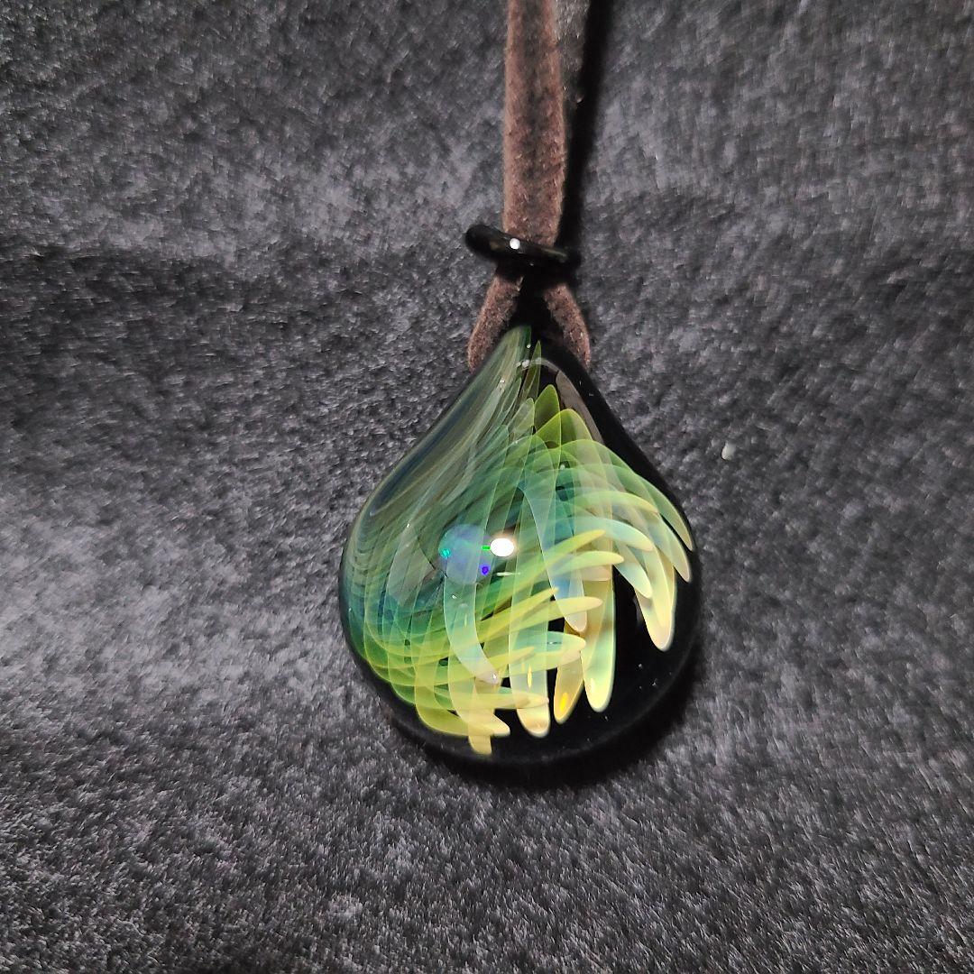 【玉響glass】オパール入り翠風ペンダント ポリシリケイトガラス 一品物