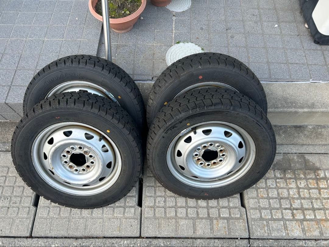 スタットレス　タイヤ　鉄ホイール付き　GOOD YEAR