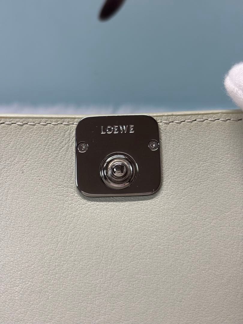 y*i様 【最終値下げ】LOEWE ロエベ　アナグラム　レザー　トライフォールド
