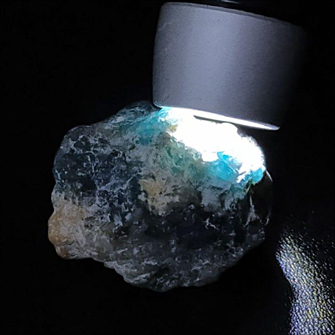 【マダガスカル産】グランディディエライト/雲母の原石⑤