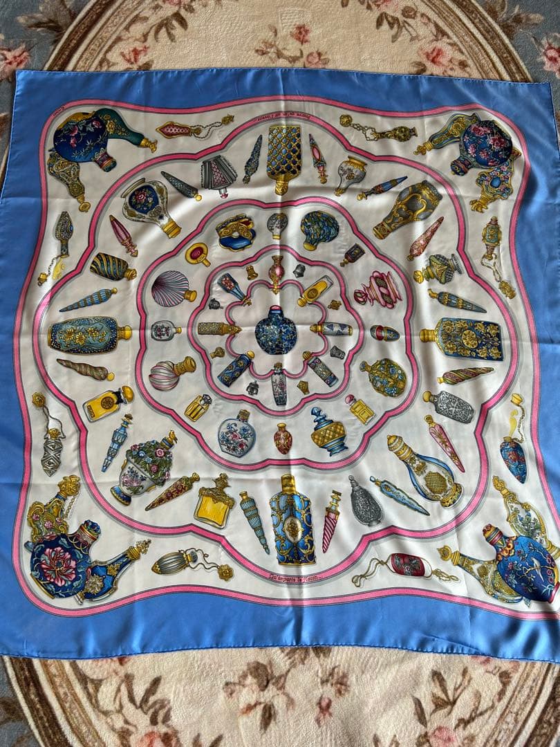 HERMES エルメス　シルクスカーフ 大判　宝石瓶