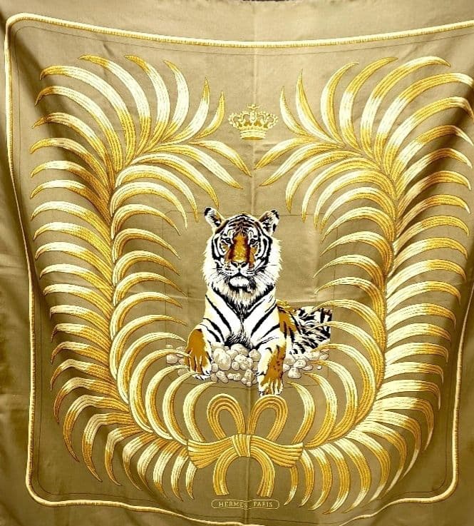 美品希少　エルメス　ディップダイ　王者の風格　 カレジュアン　シルク約140cm