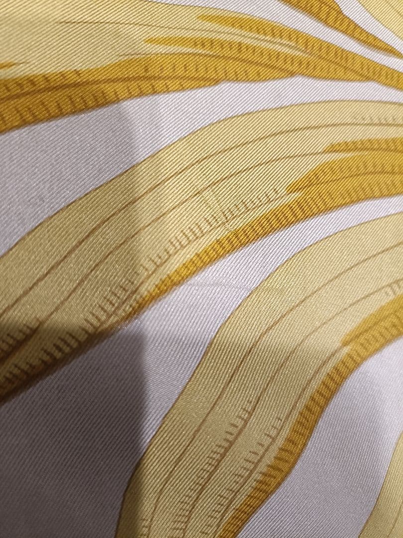 美品希少　エルメス　ディップダイ　王者の風格　 カレジュアン　シルク約140cm