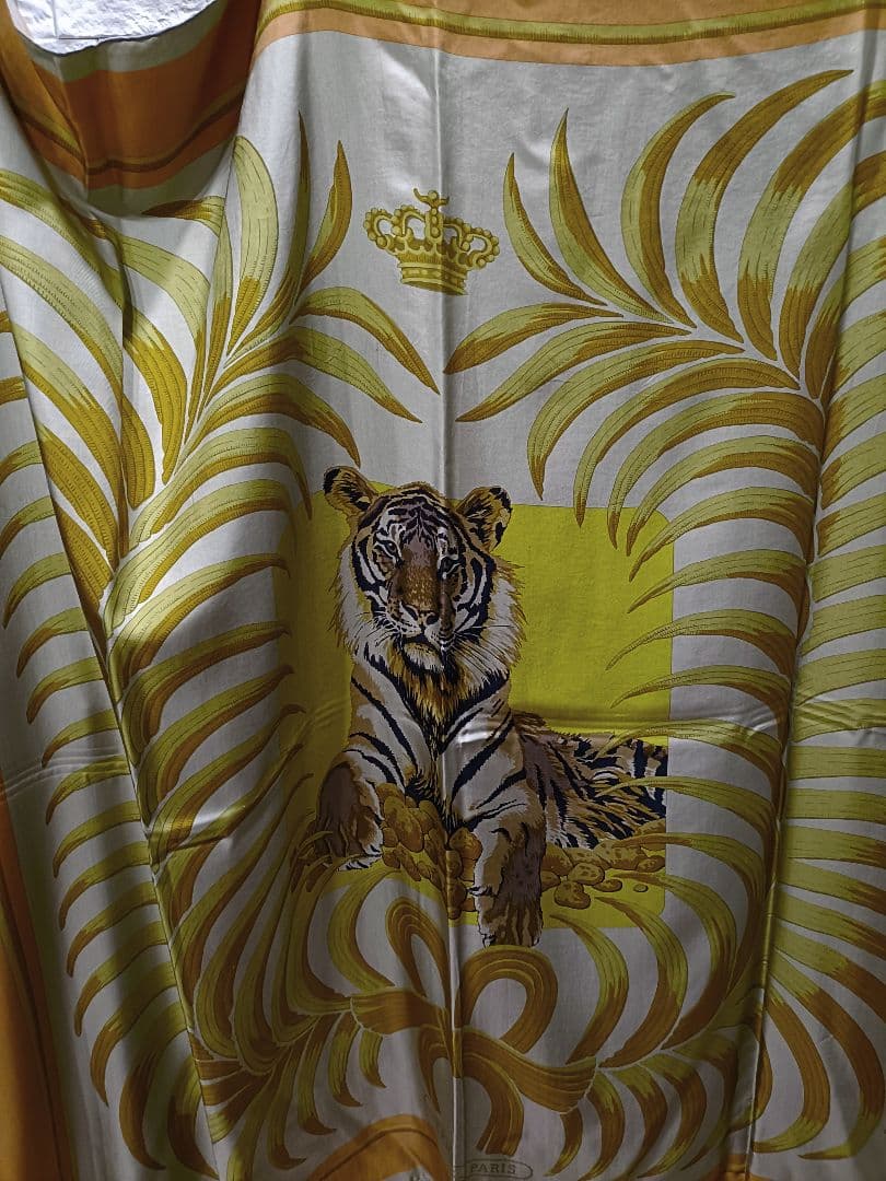 美品希少　エルメス　ディップダイ　王者の風格　 カレジュアン　シルク約140cm