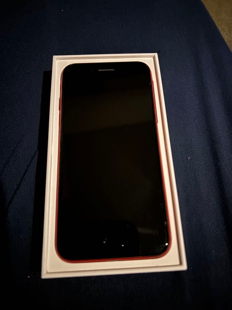 iPhoneSE3 256g バッテリー84%