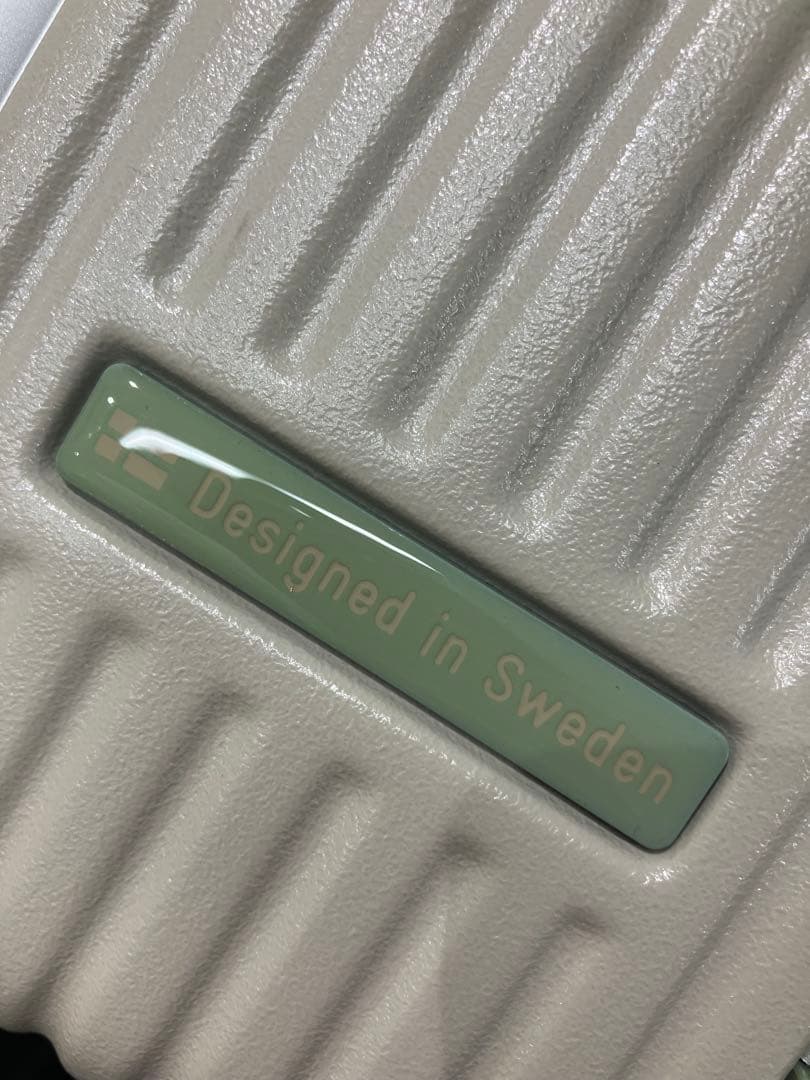 めぐめぐ　イノベーター　55L サンドベージュ　スーツケース