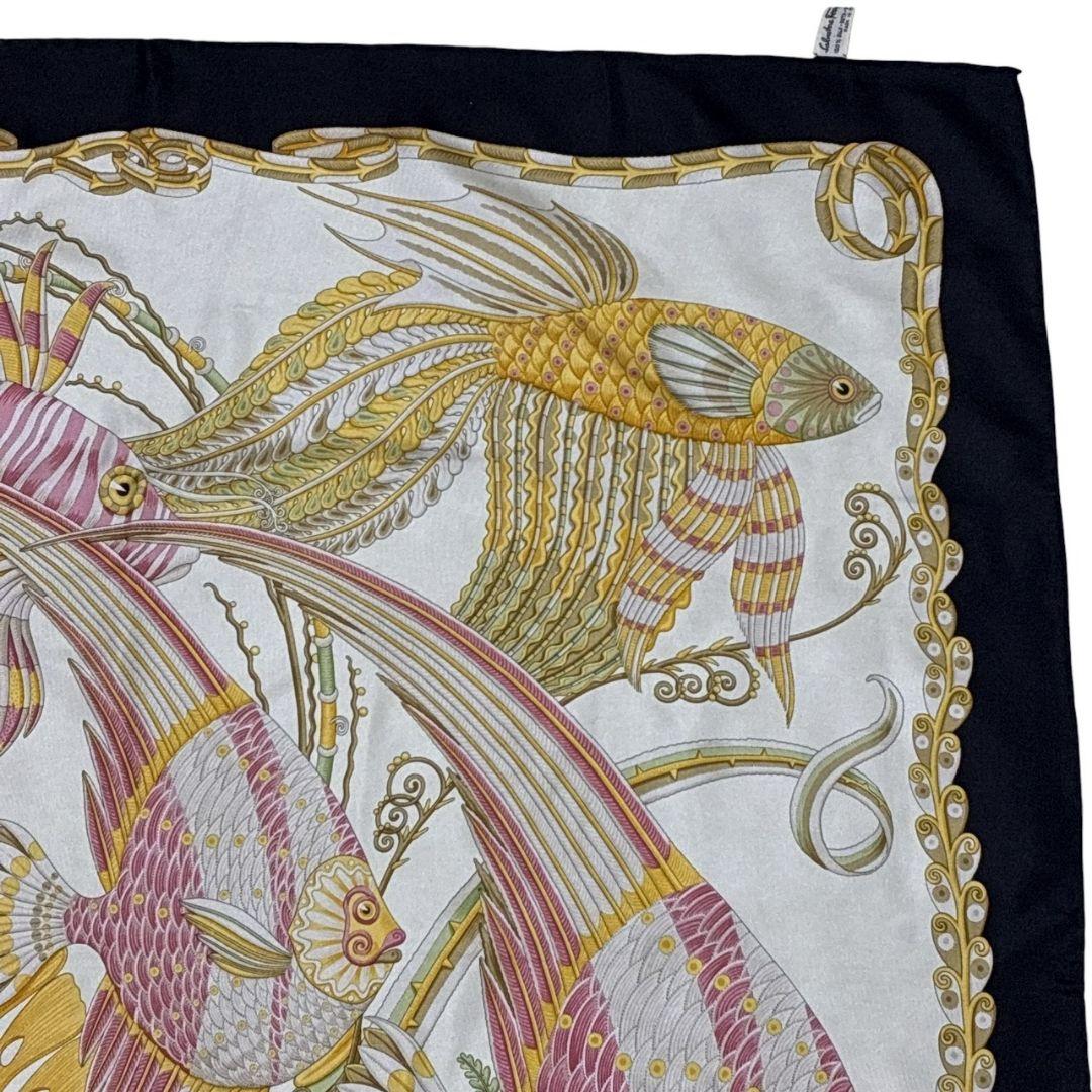 【極美品】フェラガモ シルク イタリア製 熱帯魚 大判スカーフ ストール