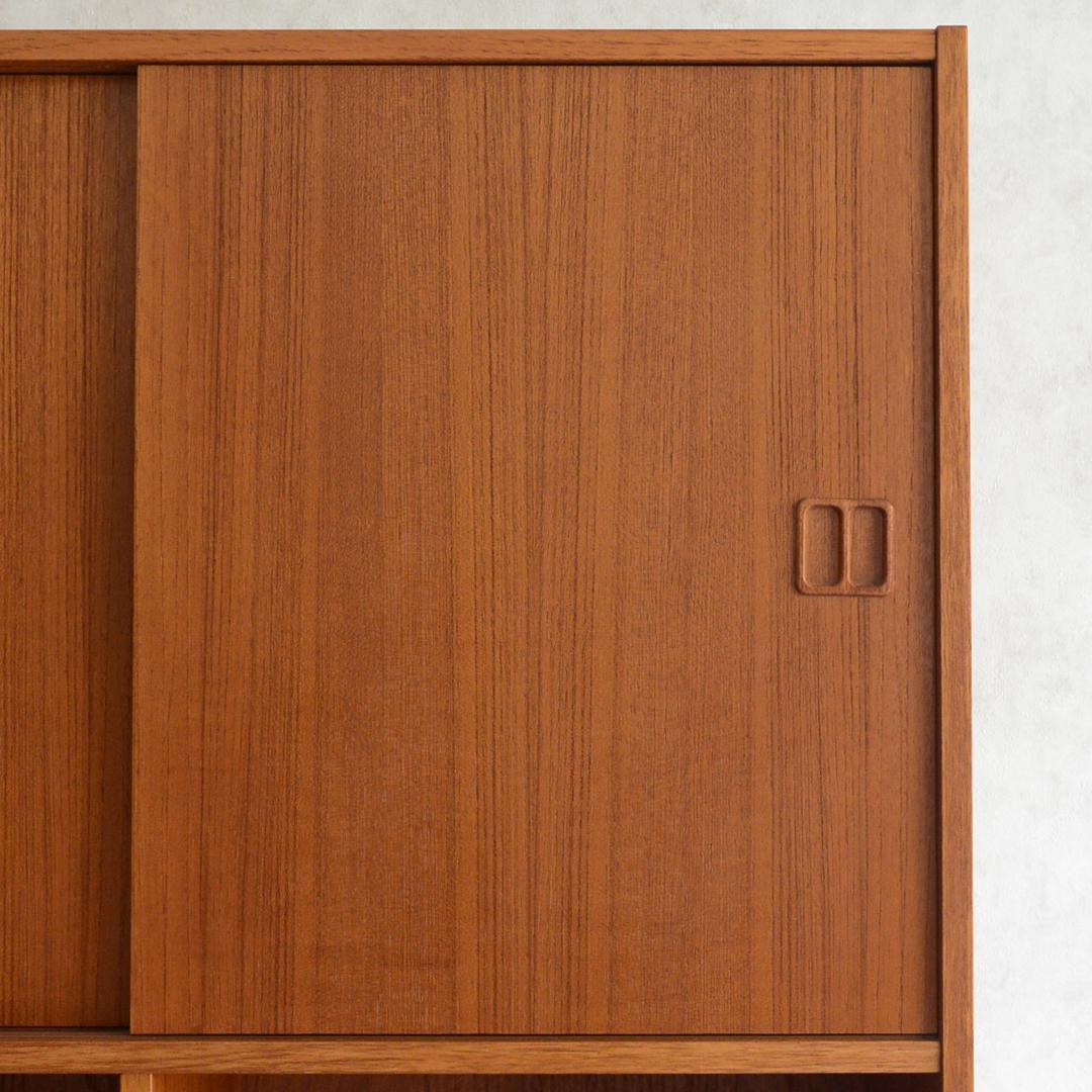 デンマーク 北欧ヴィンテージ チーク ディスプレイシェルフ 北欧家具 3段扉付き