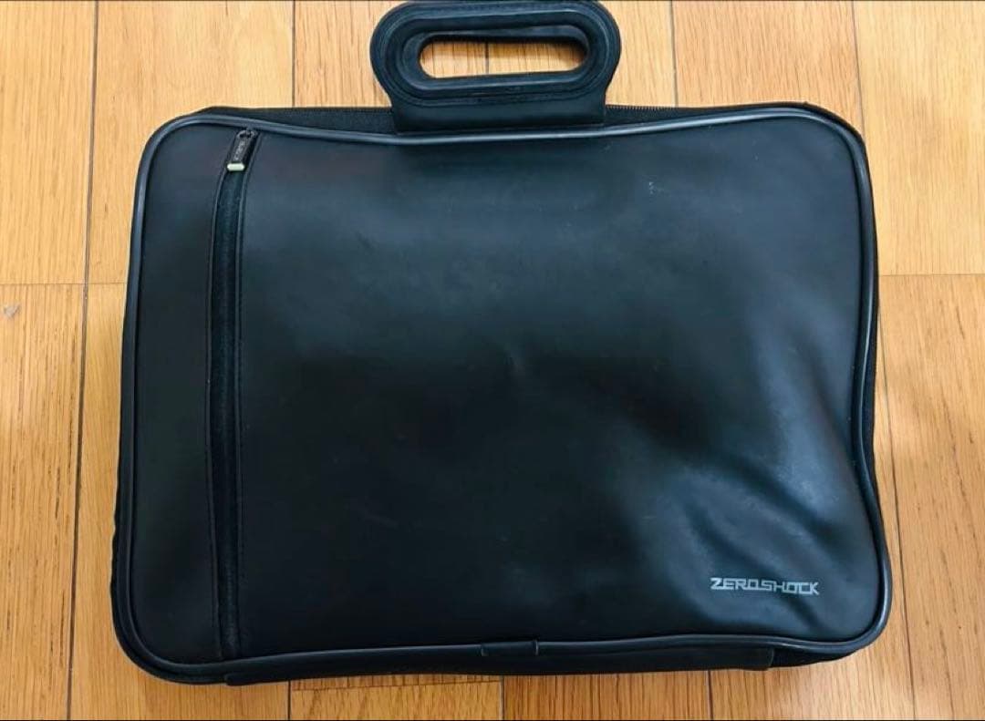 【富士通】FUJITSU LIFEBOOK UH90/B3ホワイト マウス付き