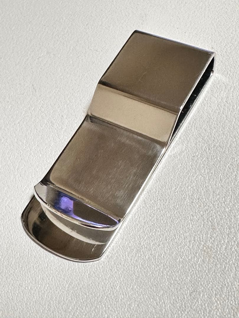BURBERRY バーバリー マネークリップ 札ばさみ シルバー系　鏡面仕上げ