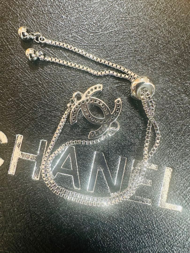 CHANEL シルバー ダブルCロゴブレスレット