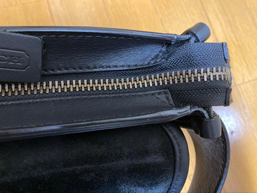 COACH レガシー レザーボディバッグ　美品