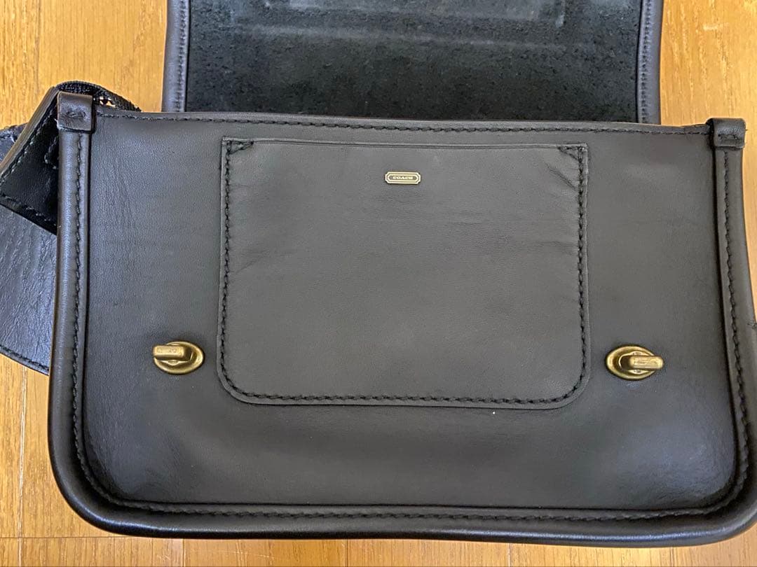 COACH レガシー レザーボディバッグ　美品