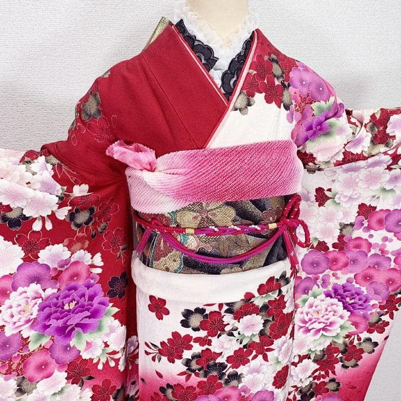 510z28☆華やか！振袖 古典柄 ラメ刺繍 金彩 地紋 赤☆美品 成人式結婚式