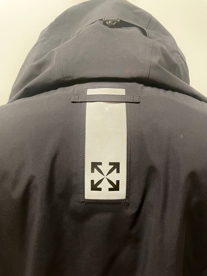 【美品】Off-White ナイロンマウンテンパーカー　ジャケット オフホワイト