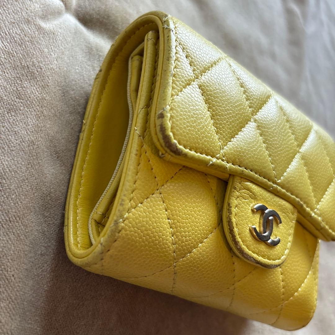 CHANEL マトラッセ　キャビアスキン　三つ折り財布　イエロー