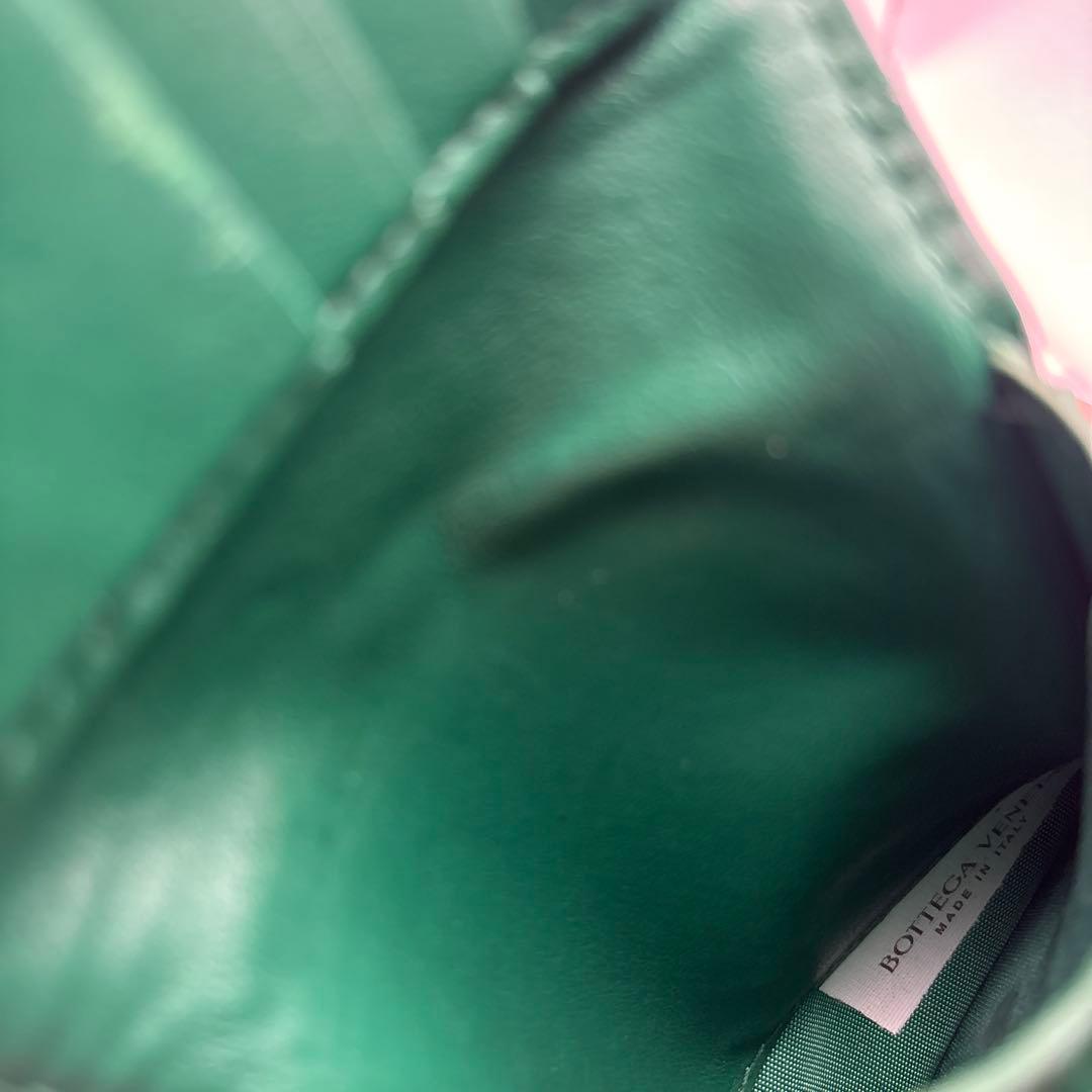 ◆正規品◆現行ボッティガヴェネタイントレチャート 二つ折りサイフダークグリーン