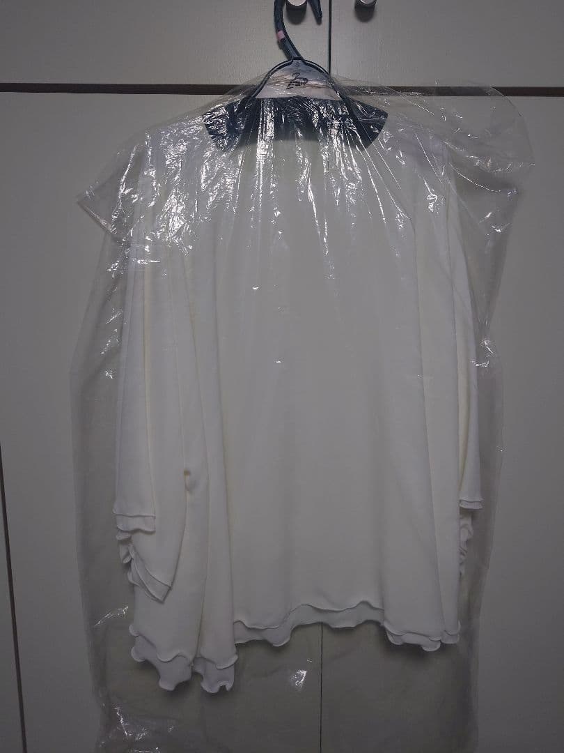 JENNE フラワーメローケープ　ホワイト　L　新品タグ付き