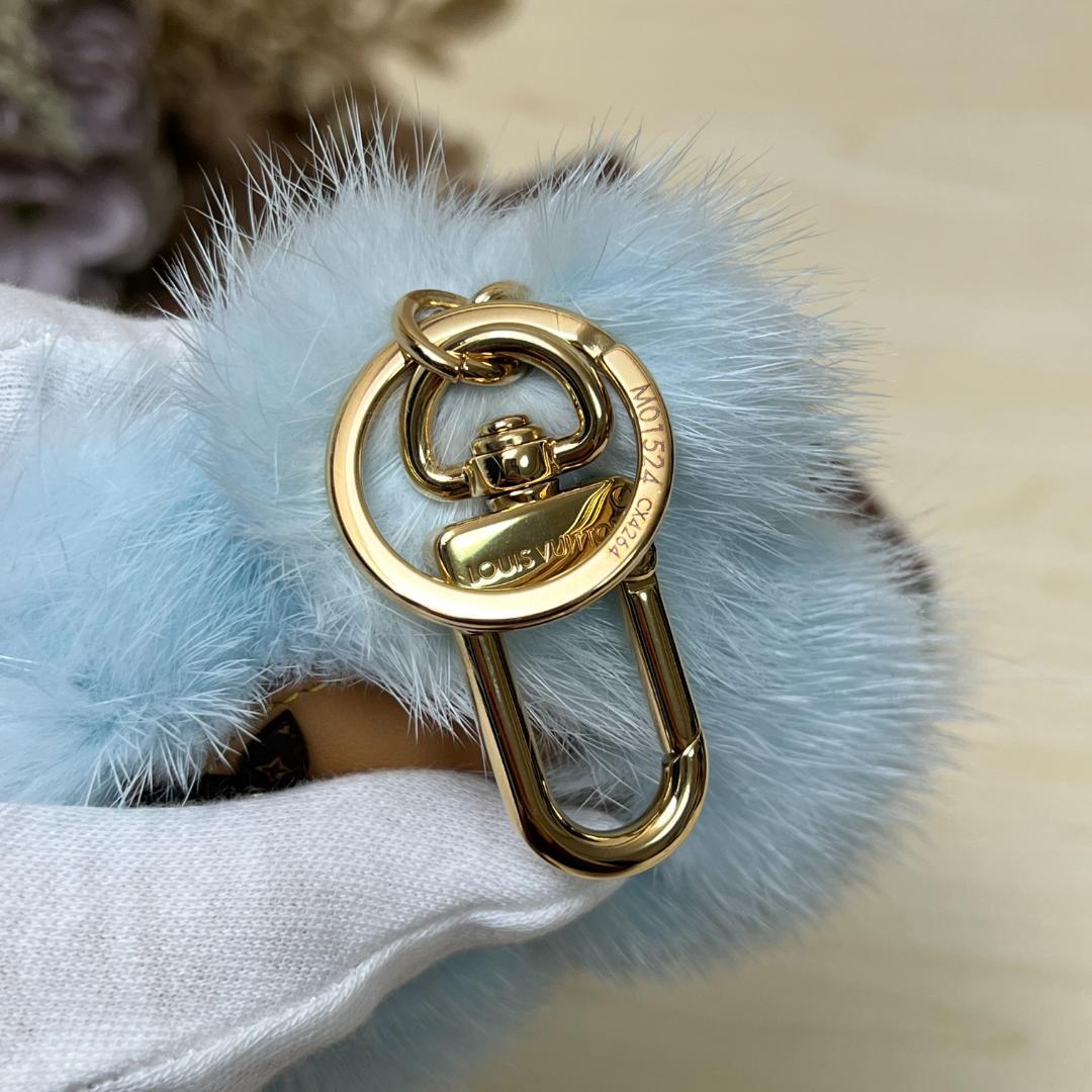 ルイヴィトン ヴィヴィエンヌ ファー 水色 スキー キーホルダー キーリング