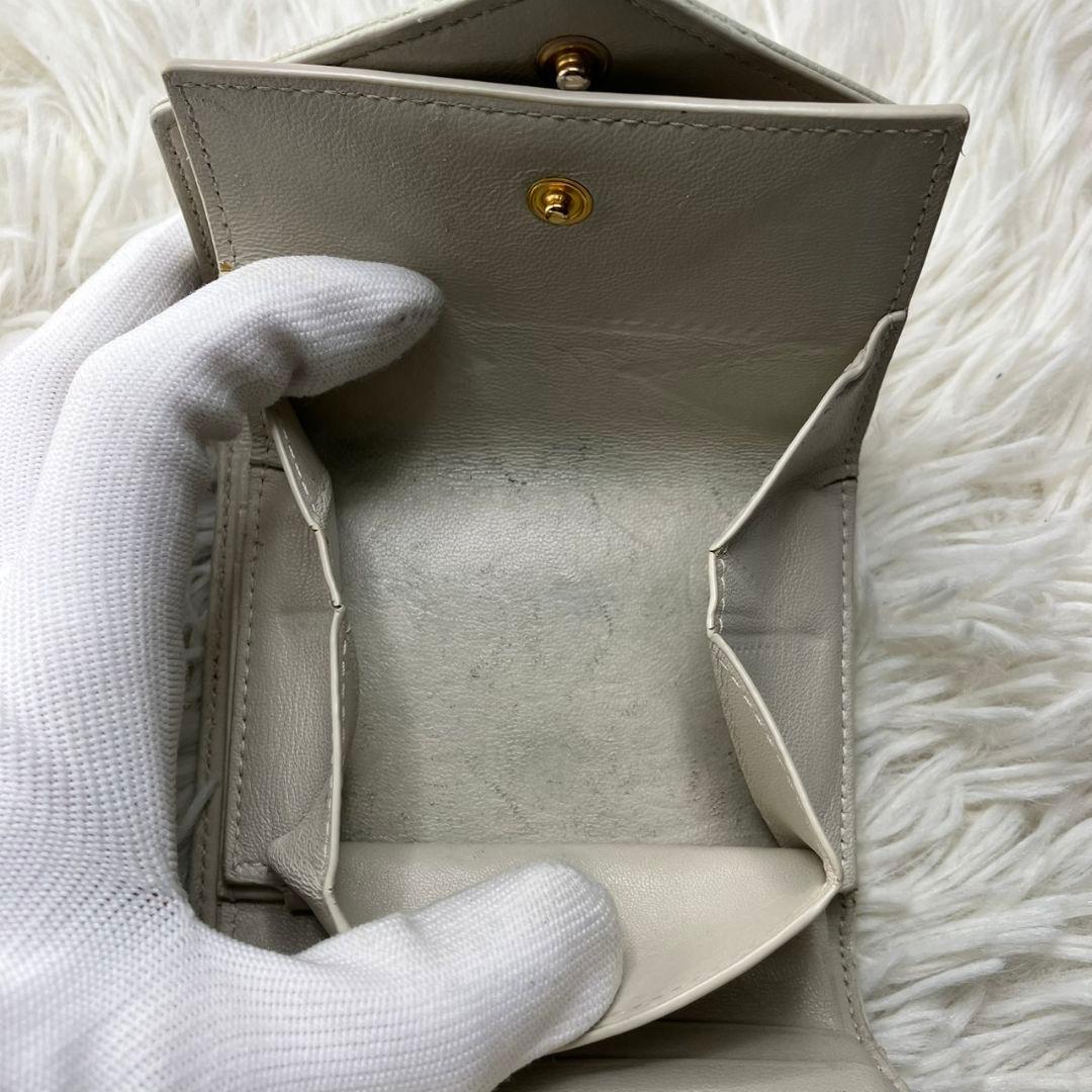 【大人気】サンローラン 財布 YSL キャビアスキン ホワイト コンパクト