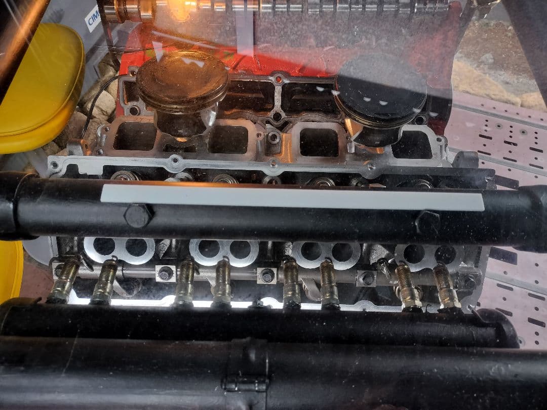 ダッヂチャレンジャーV8 6.4L エンジンカウンターテーブル エンジンテーブル