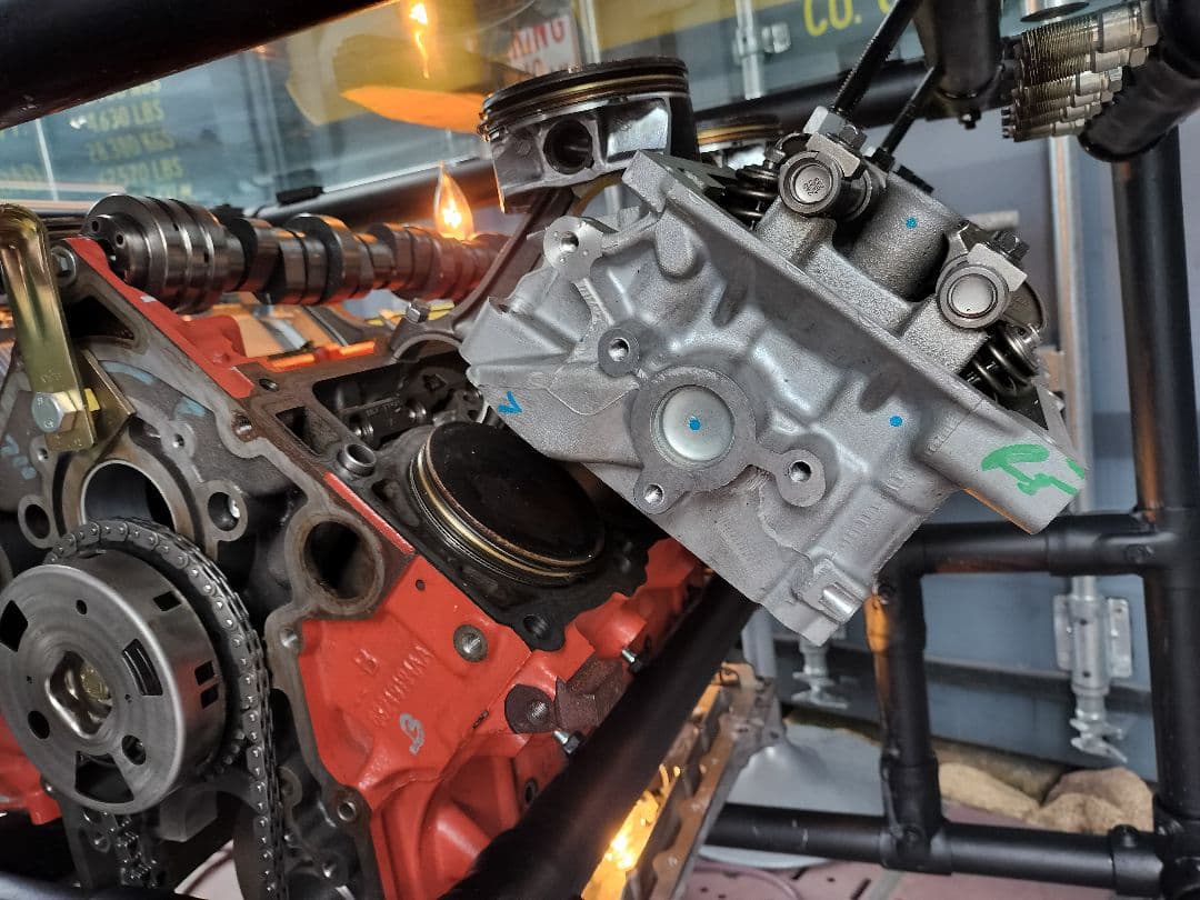 ダッヂチャレンジャーV8 6.4L エンジンカウンターテーブル エンジンテーブル