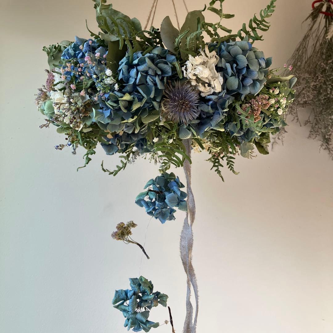 アンティーク紫陽花とエリンジウムのブルーなフライングリース　アキレア　ユーカリ