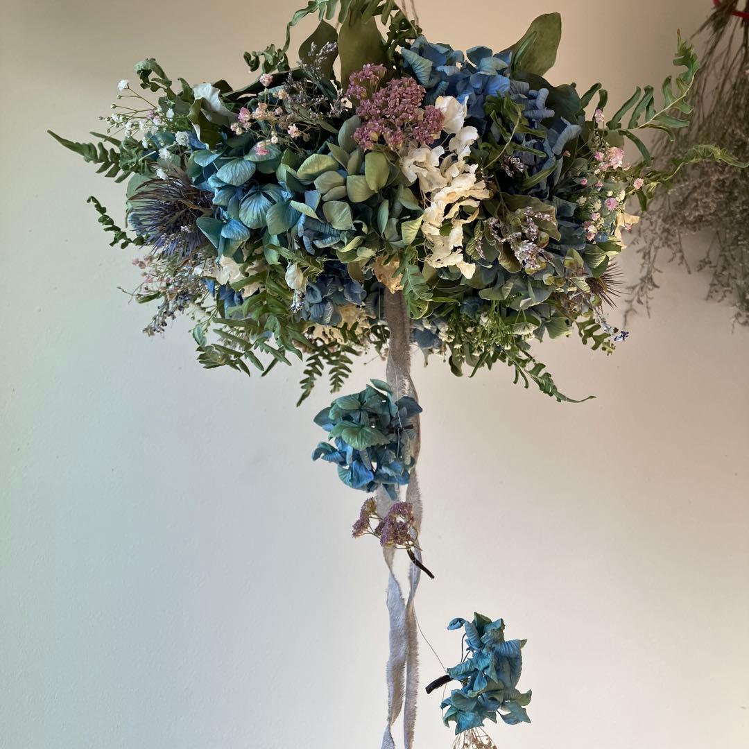 アンティーク紫陽花とエリンジウムのブルーなフライングリース　アキレア　ユーカリ