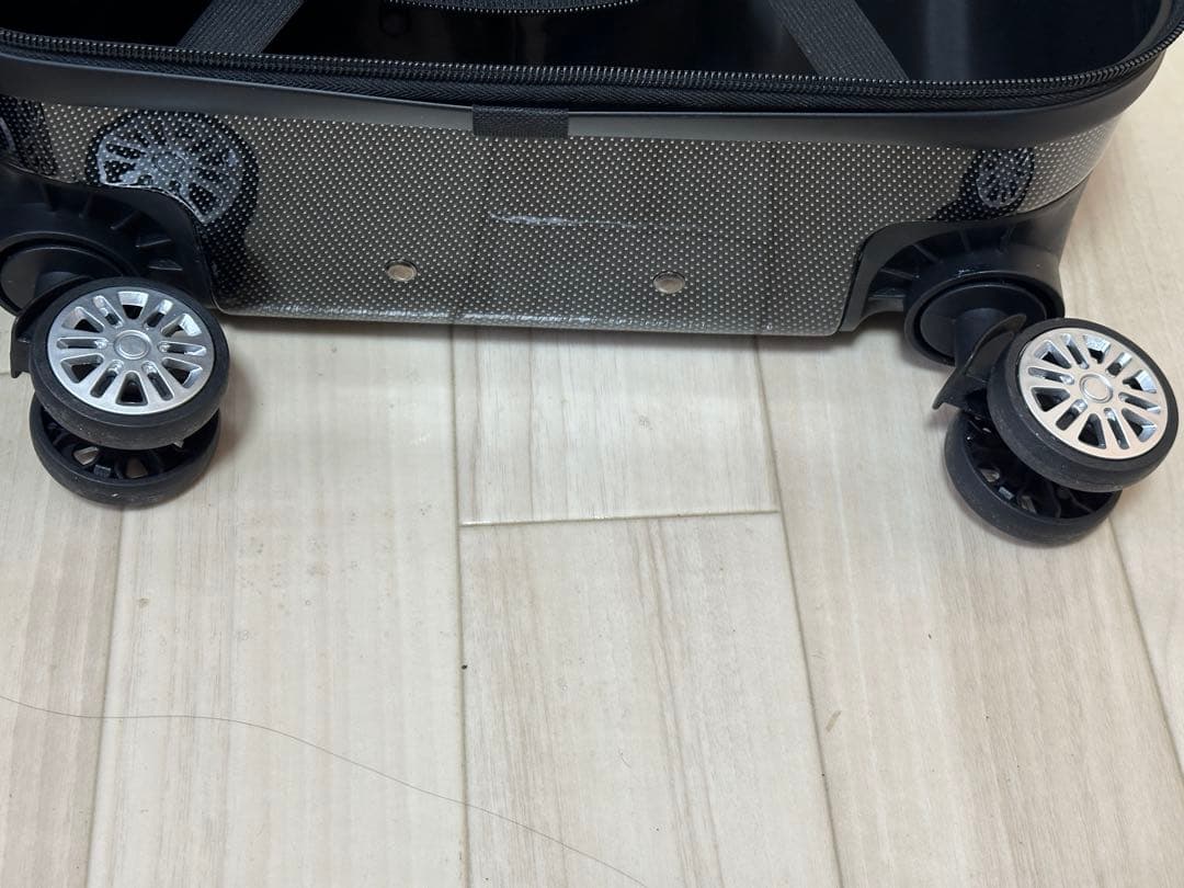  ベアデザイン・ブラックキャリーケース（機内持ち込みサイズ）