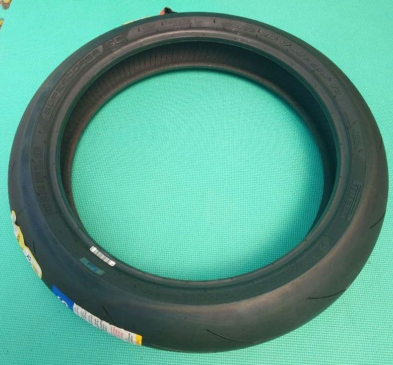 【v_6_4000cc_no_1】新品 ピレリ スーパーコルサV3 SC1