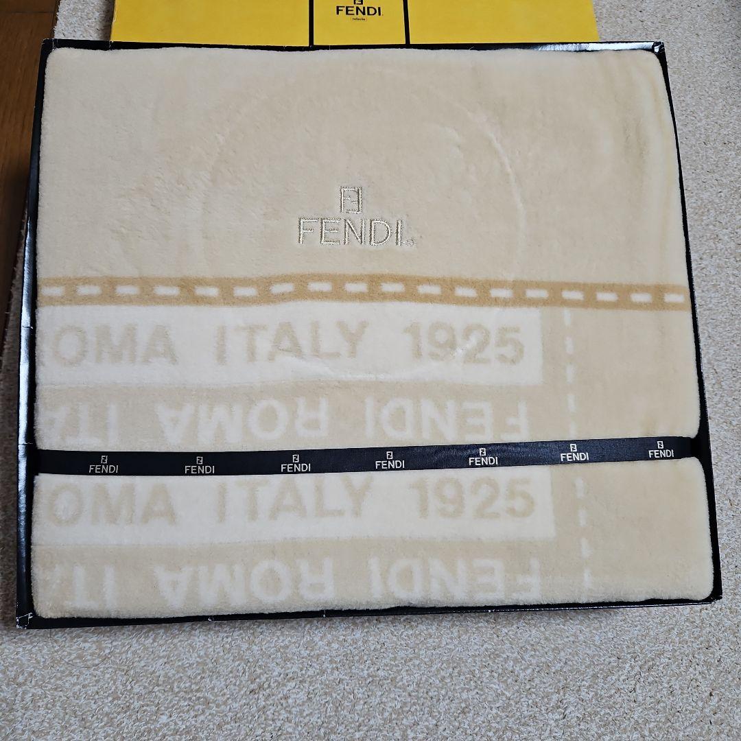 FENDI　フェンディ　綿毛布