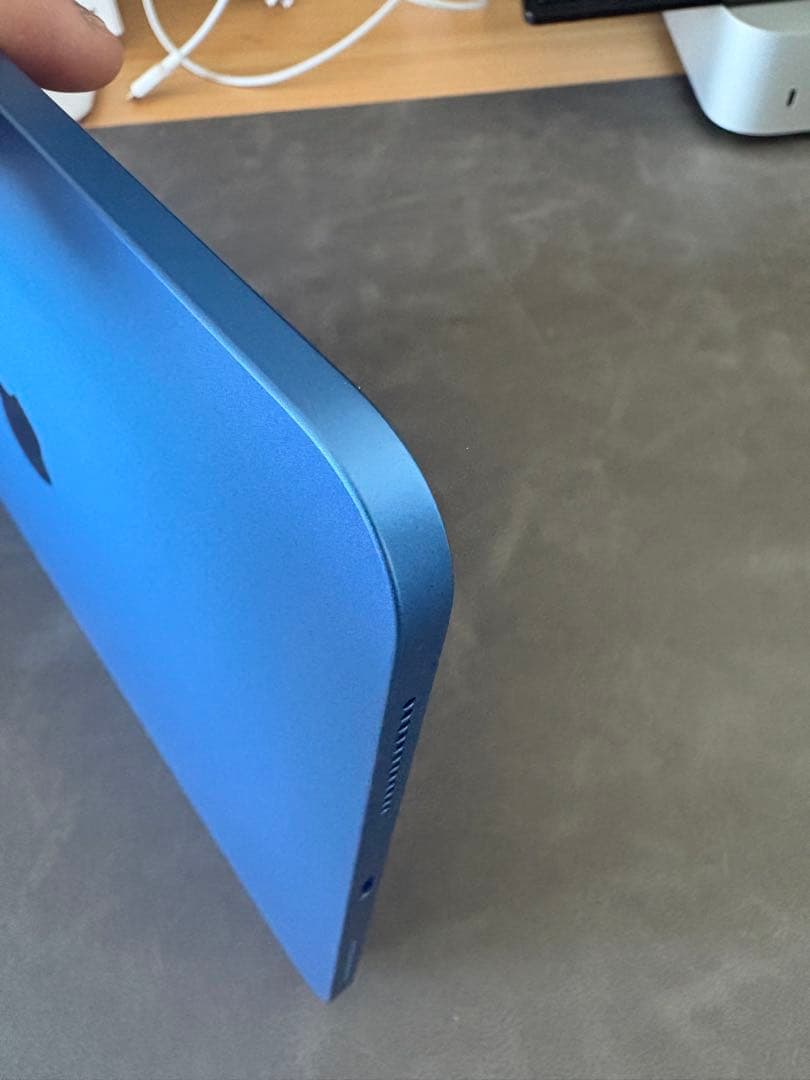 Apple iPad (第11世代) wifiモデル128GBブルーケース付き