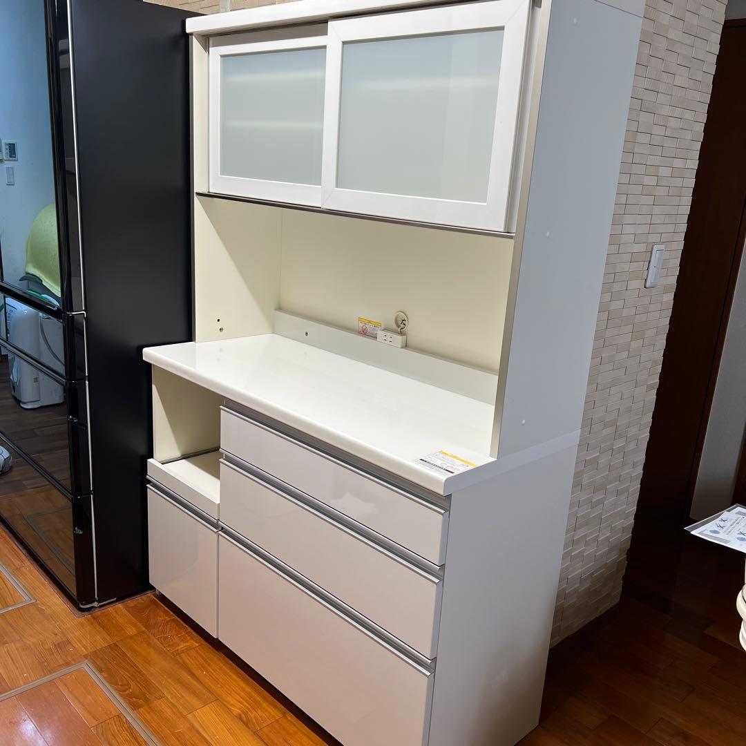 美品　パモウナ 食器棚