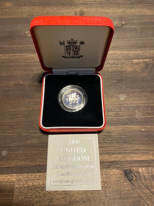 イギリス　1ポンド　ピエフォー2000 ドラゴン