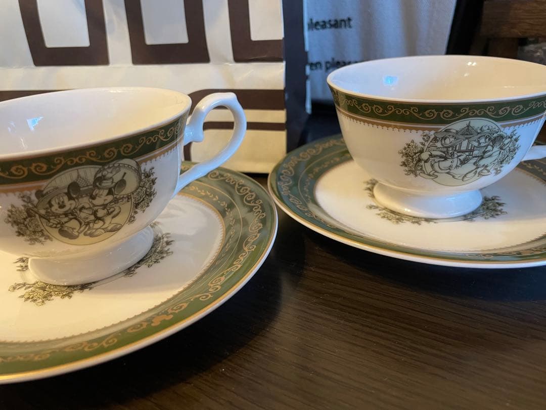 ディズニーランドホテル宿泊記念ティーカップ非売品　購入の際はコメントください。