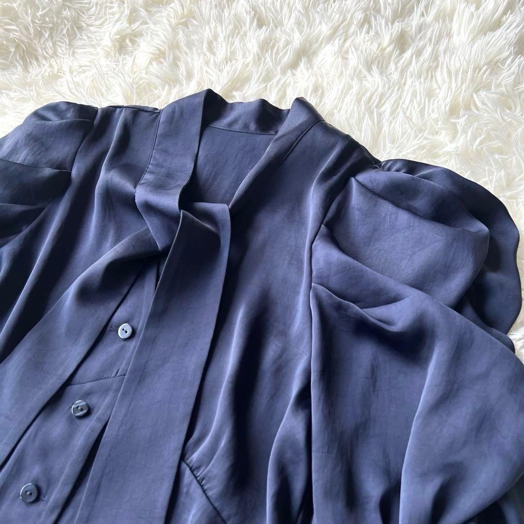 CADUNE カデュネ　神崎恵さんコラボ　サテンボウタイブラウス　ネイビー