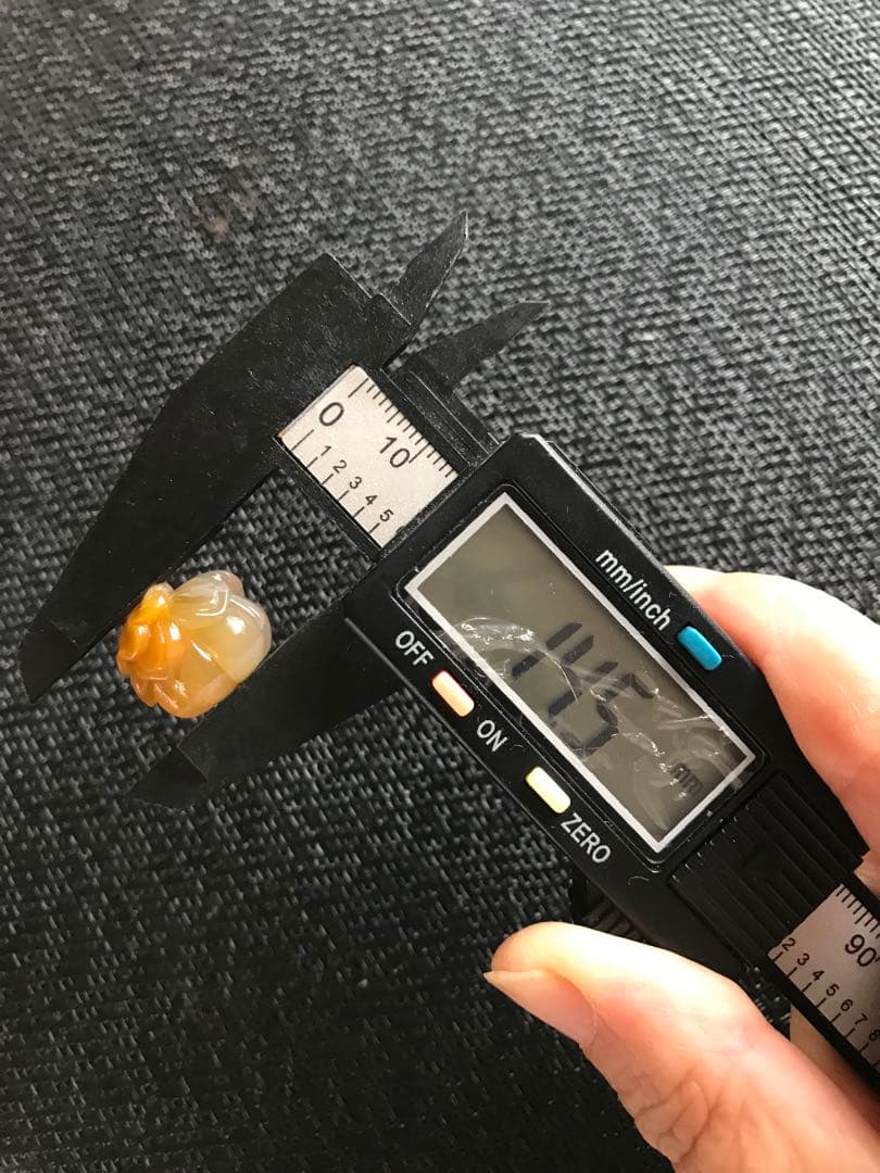 ゴビ石−1412 ゴビ瑪瑙　『銀杏』和菓子　彫刻