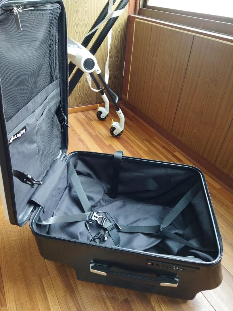 ChicCarry 子供が乗れるキャリーケース（白）未使用